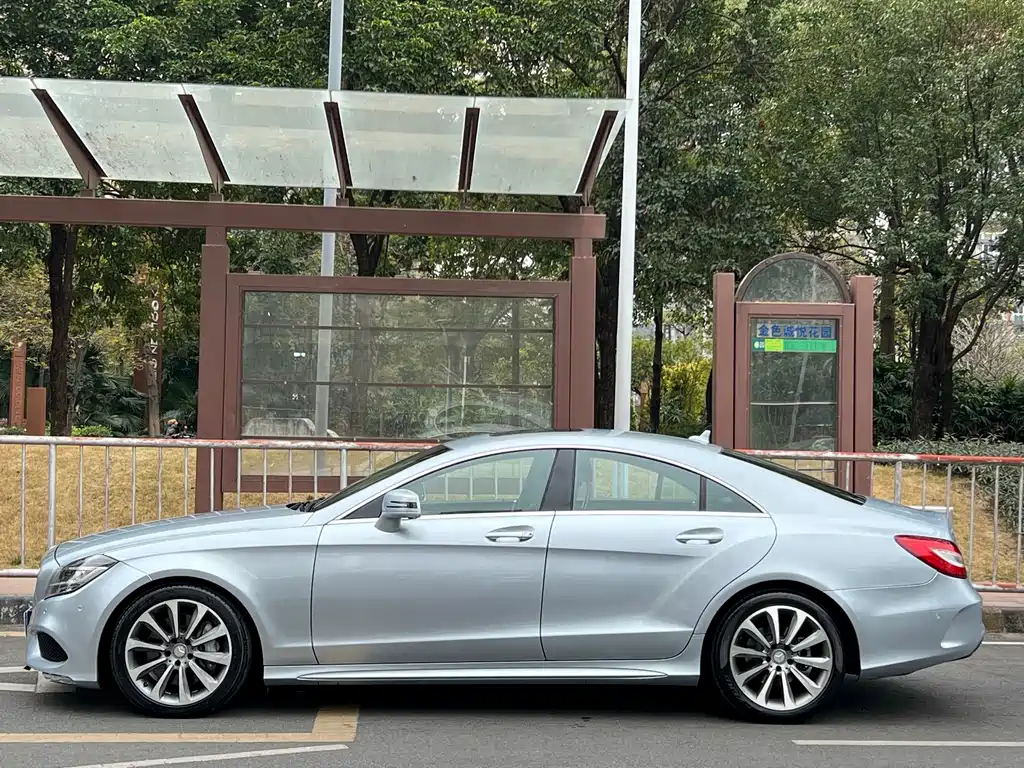 MERCEDES-BENZ CLS