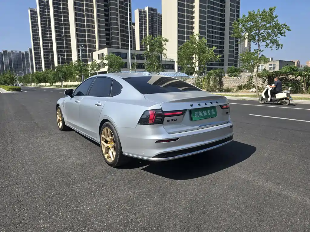 Volvo S90 2026 Luxury