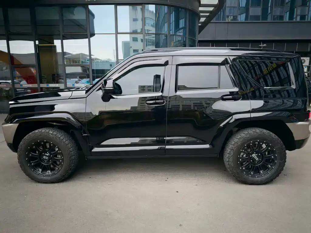 TANK TANK 700 NEW ENERGY