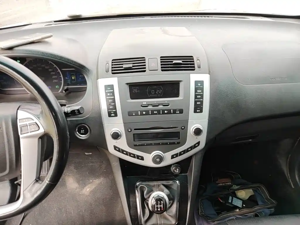 BYD S6 — миниатюра 13