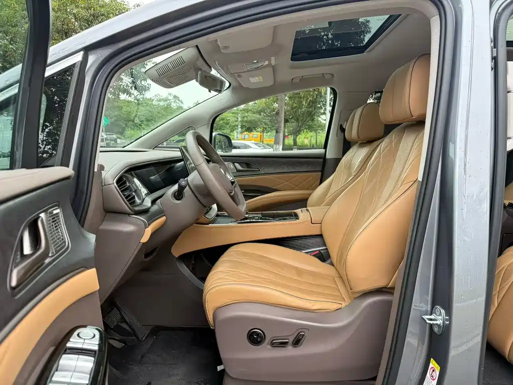 Denza D9 2022 DM-i 1040 Luxury