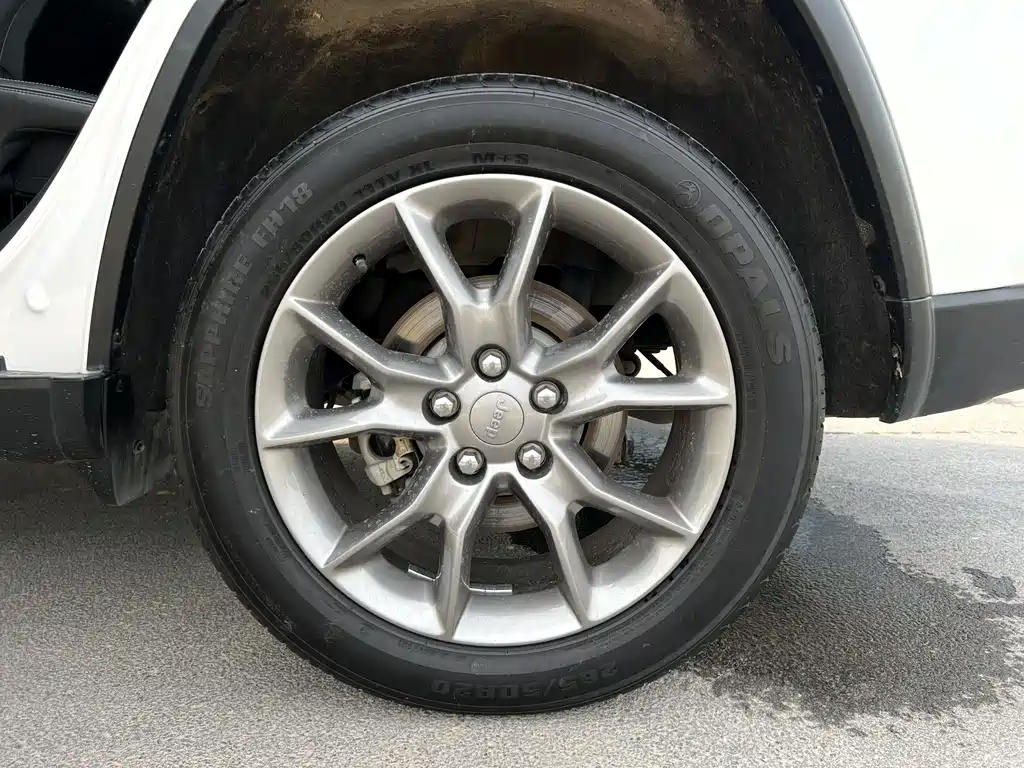 Jeep Grand Cherokee (Import) — миниатюра 21