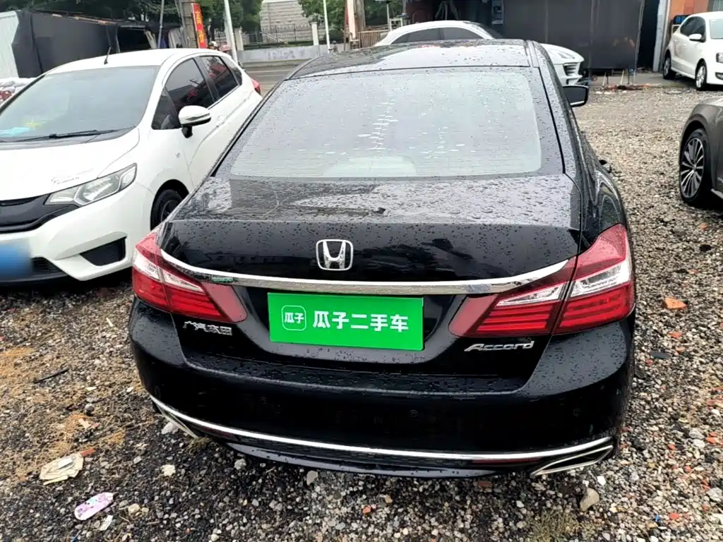 Honda Accord — миниатюра 6