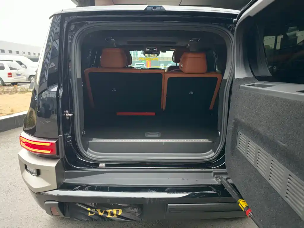 TANK TANK 700 NEW ENERGY