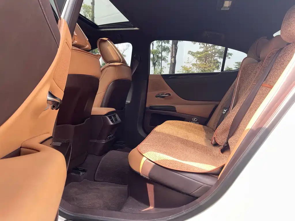 Lexus ES — миниатюра 8