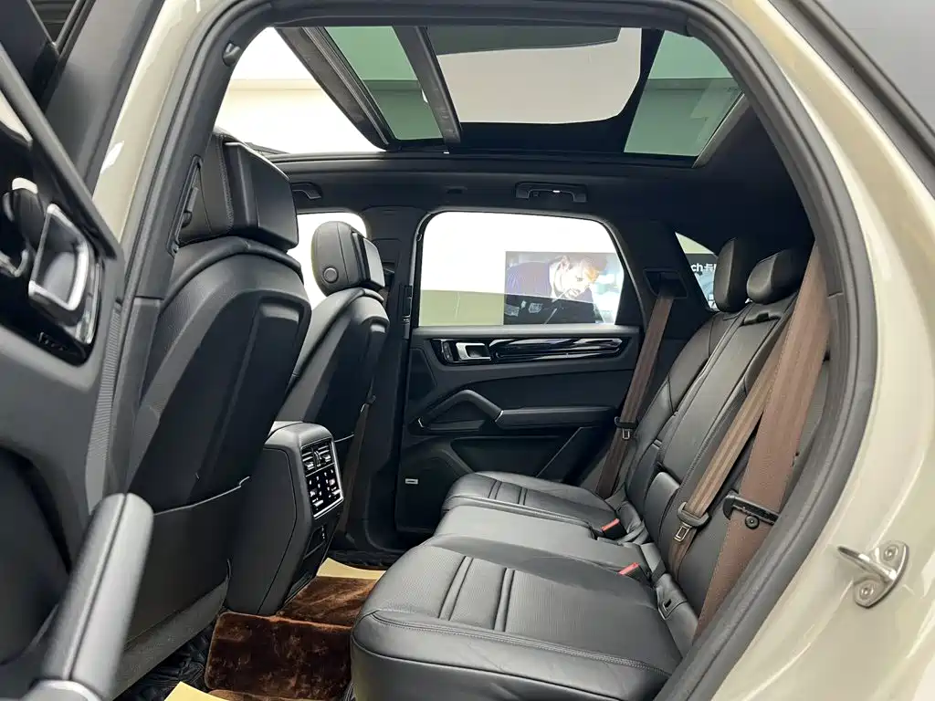 Porsche Cayenne — миниатюра 37