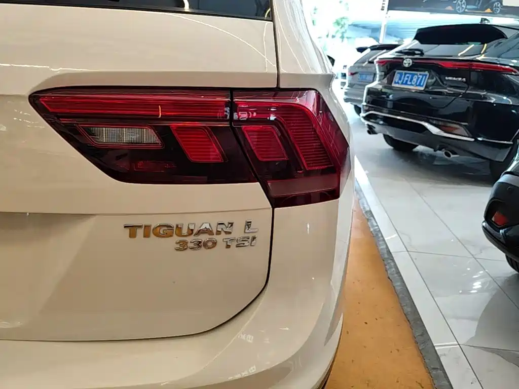 Volkswagen Tiguan L — миниатюра 8