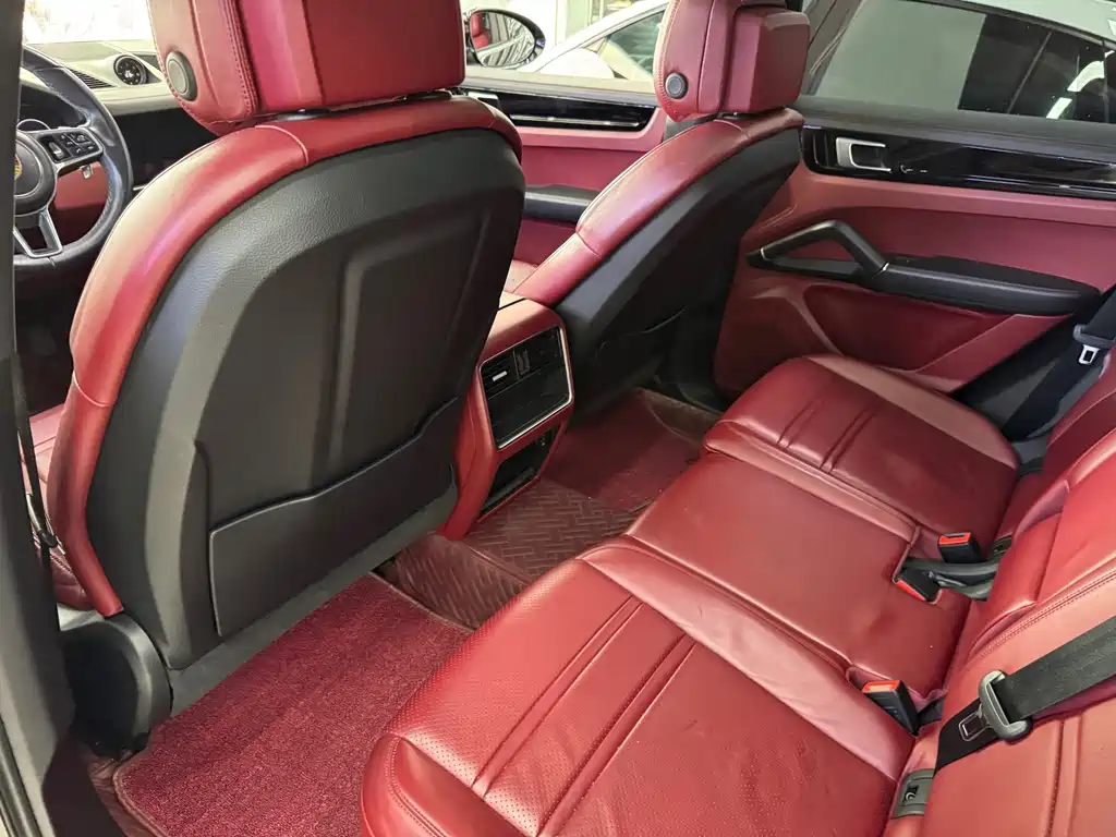 Porsche Cayenne — миниатюра 6