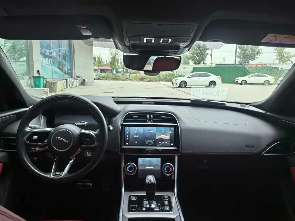 Jaguar XEL — миниатюра 6