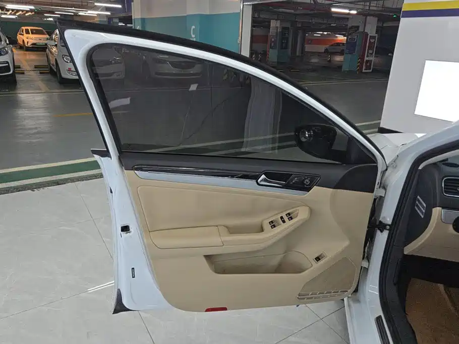 Volkswagen Sagitar — миниатюра 7