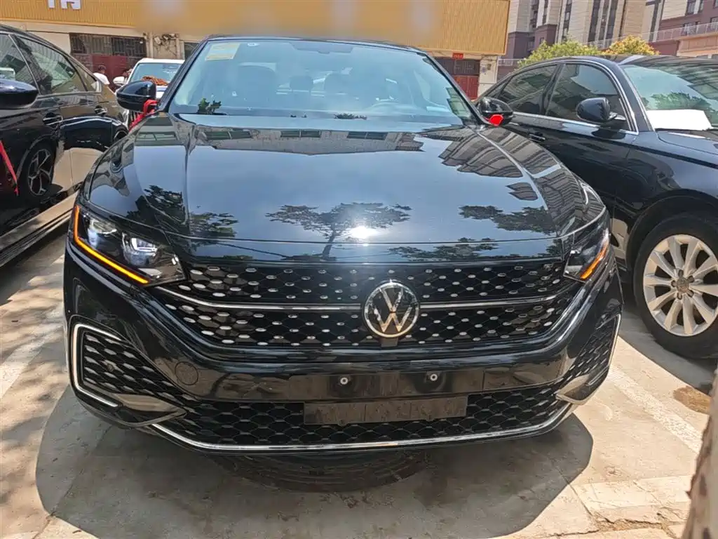 Volkswagen Passat 2026 380TSI