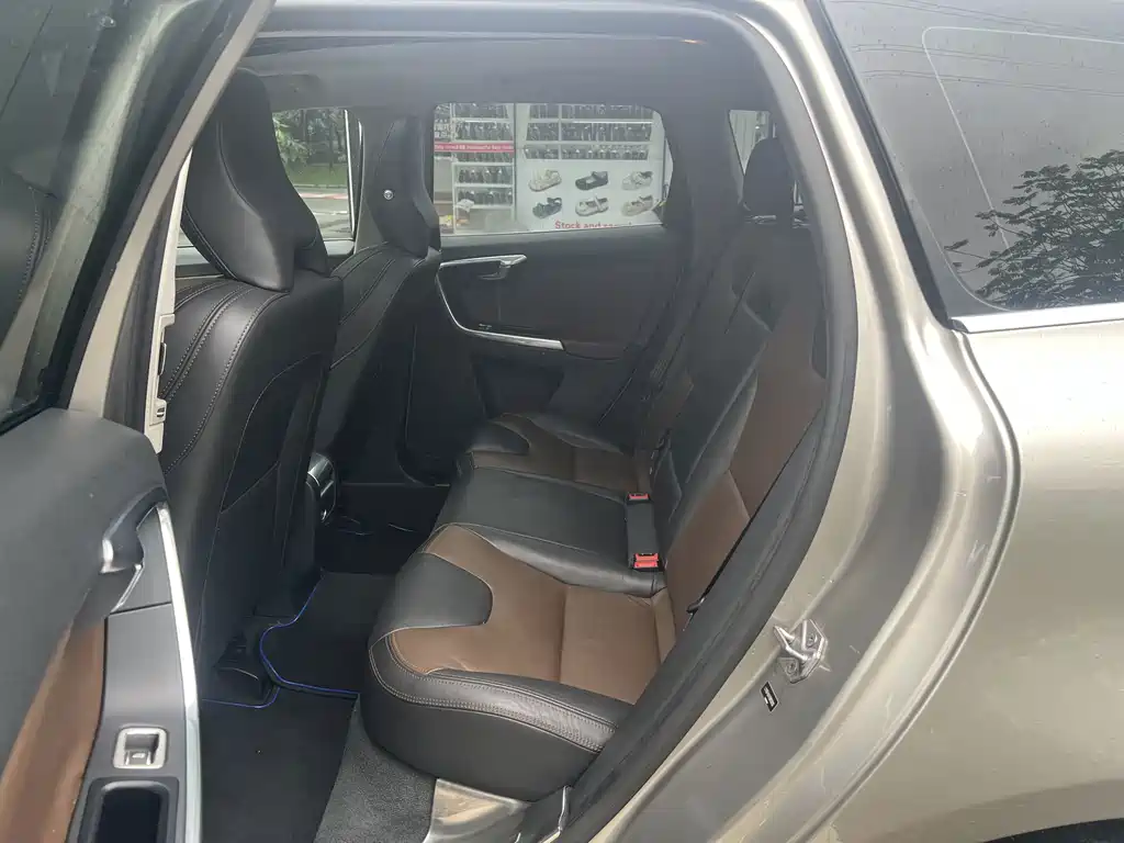 Volvo XC60 — миниатюра 10