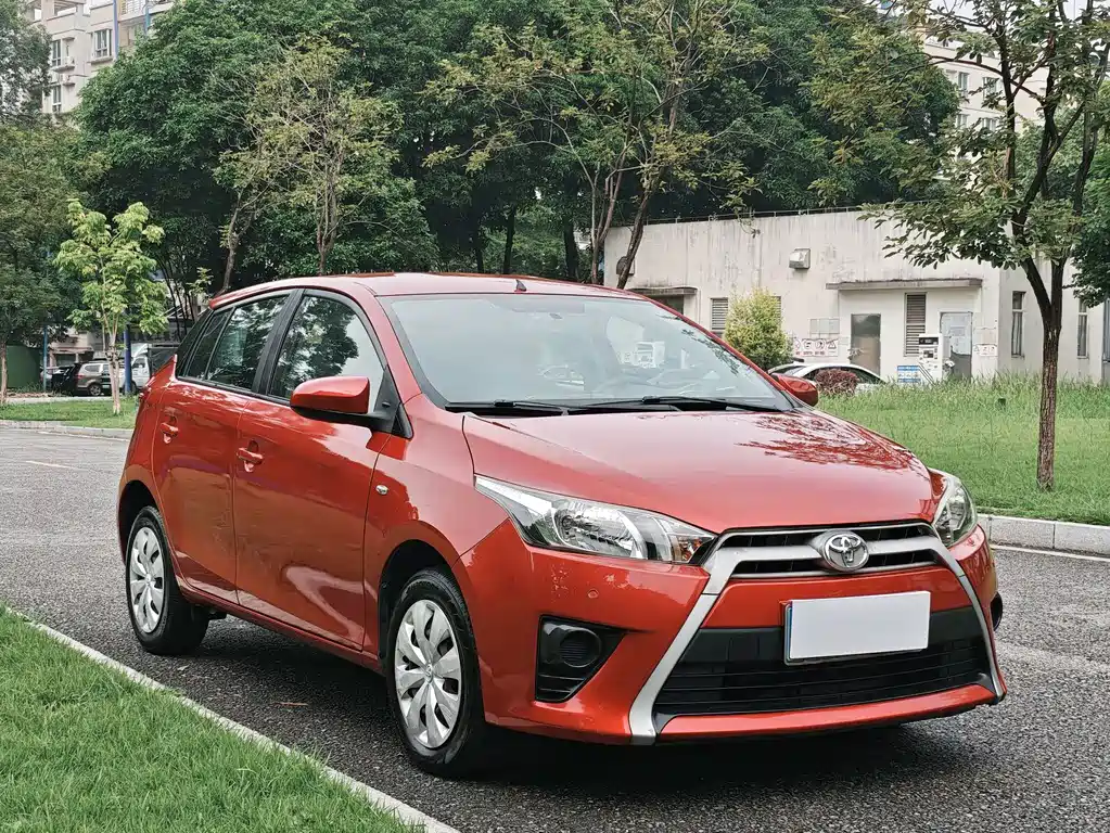 Toyota Yaris L — миниатюра 3