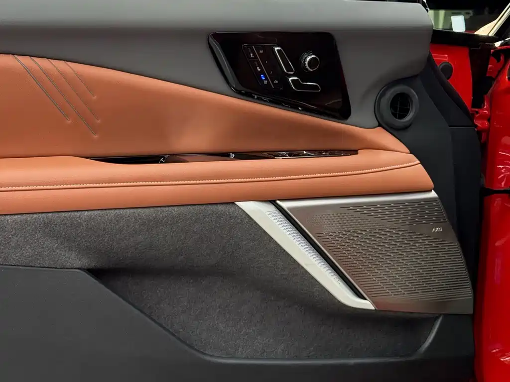 Cadillac IQ — миниатюра 8