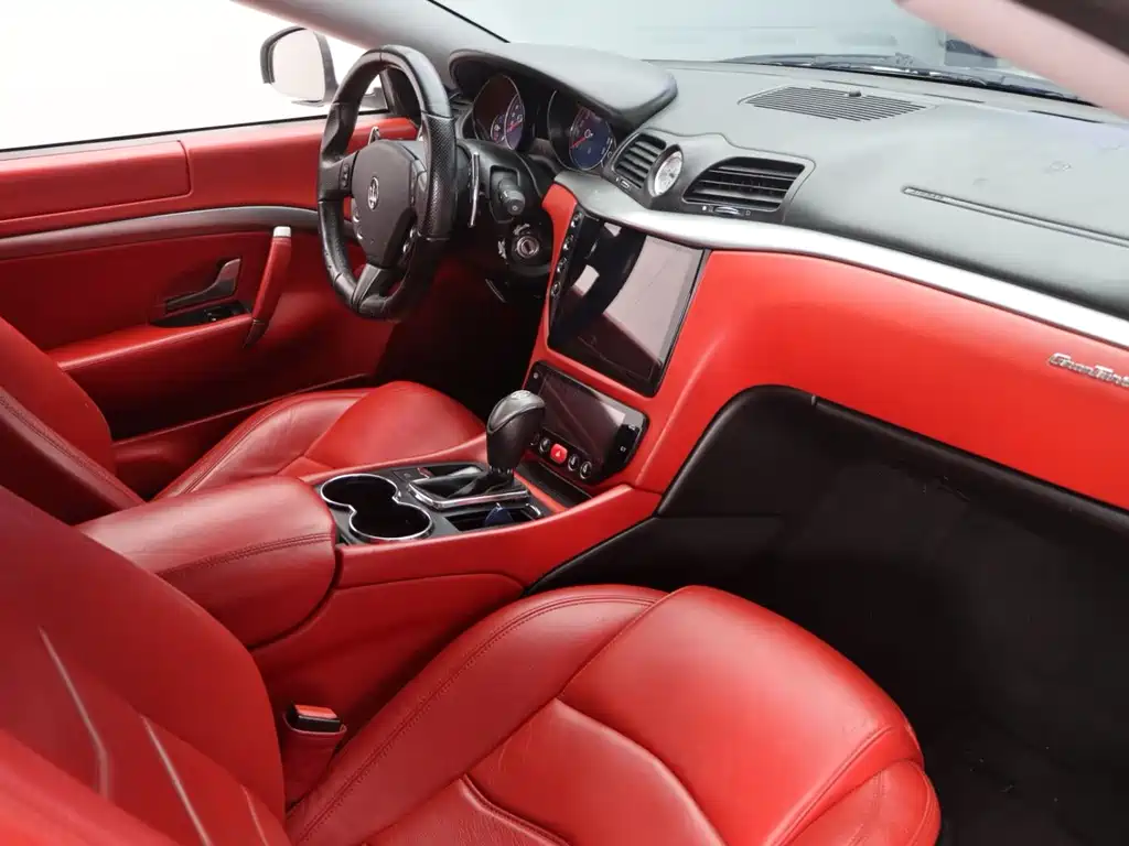 Maserati GranTurismo 2013 4.2L AT