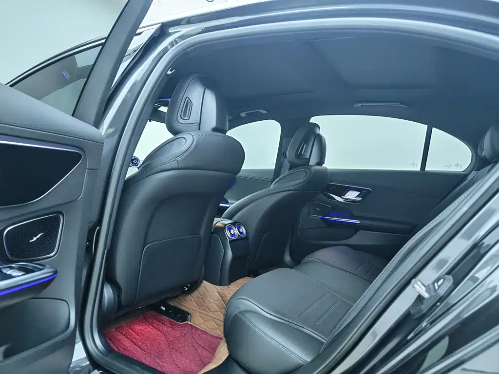 Mercedes-Benz C-Class — миниатюра 5