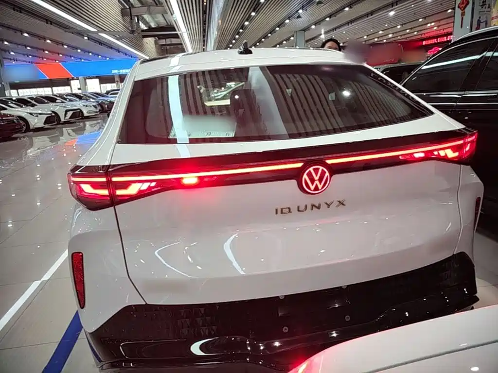 Volkswagen 06 2025 Pure