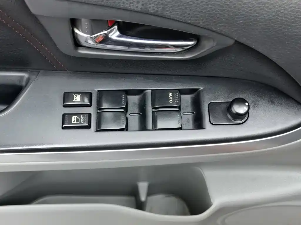 Suzuki SX4 — миниатюра 9