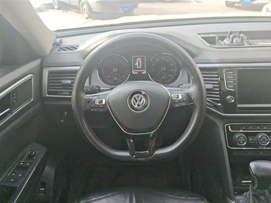 VOLKSWAGEN TOURANG