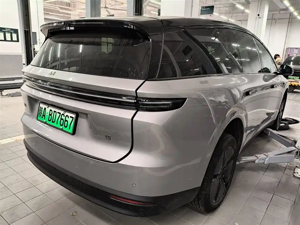 Li Auto i8 2025 Standard
