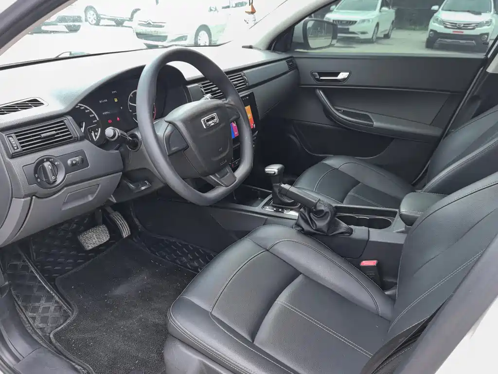 Qoros 3 2018 1.6L AT Lead
