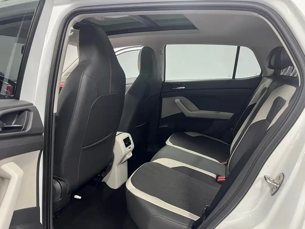 Volkswagen T-Cross — миниатюра 17