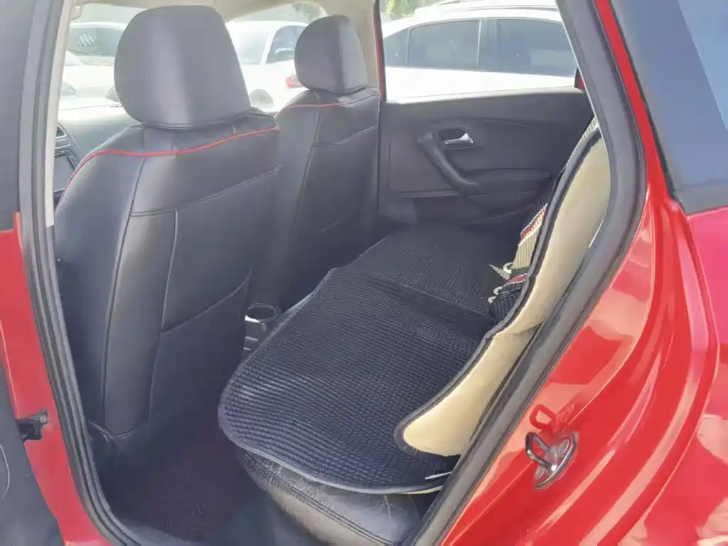 Volkswagen Polo 2011 1.6L AT