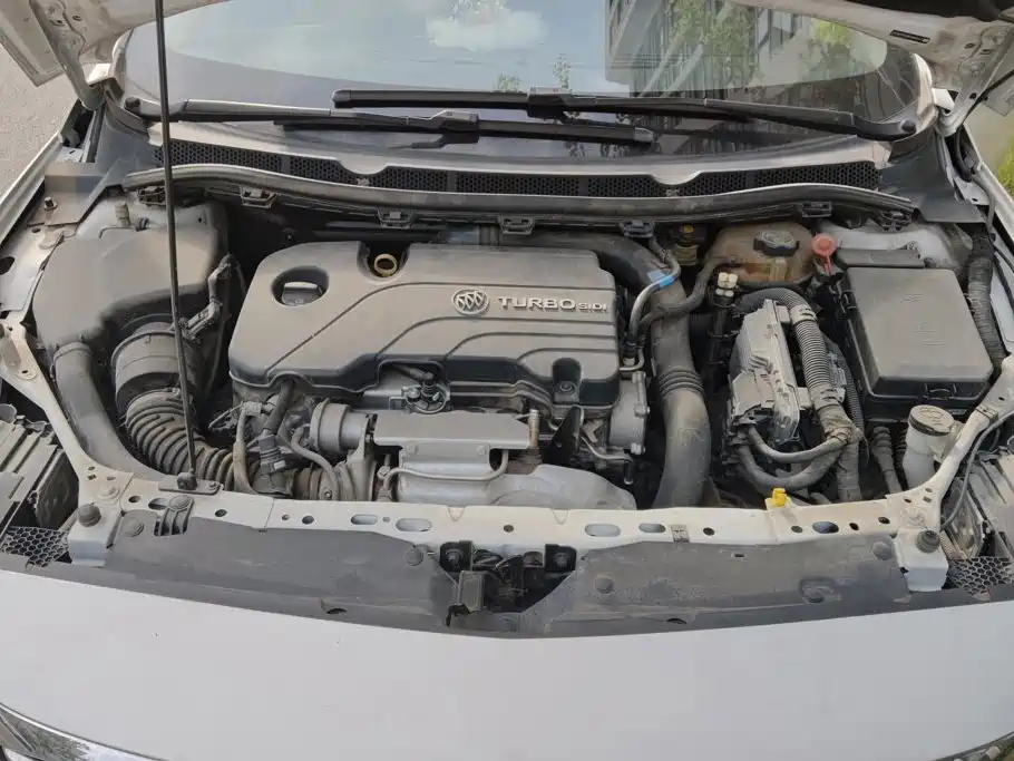 Buick Verano — миниатюра 10