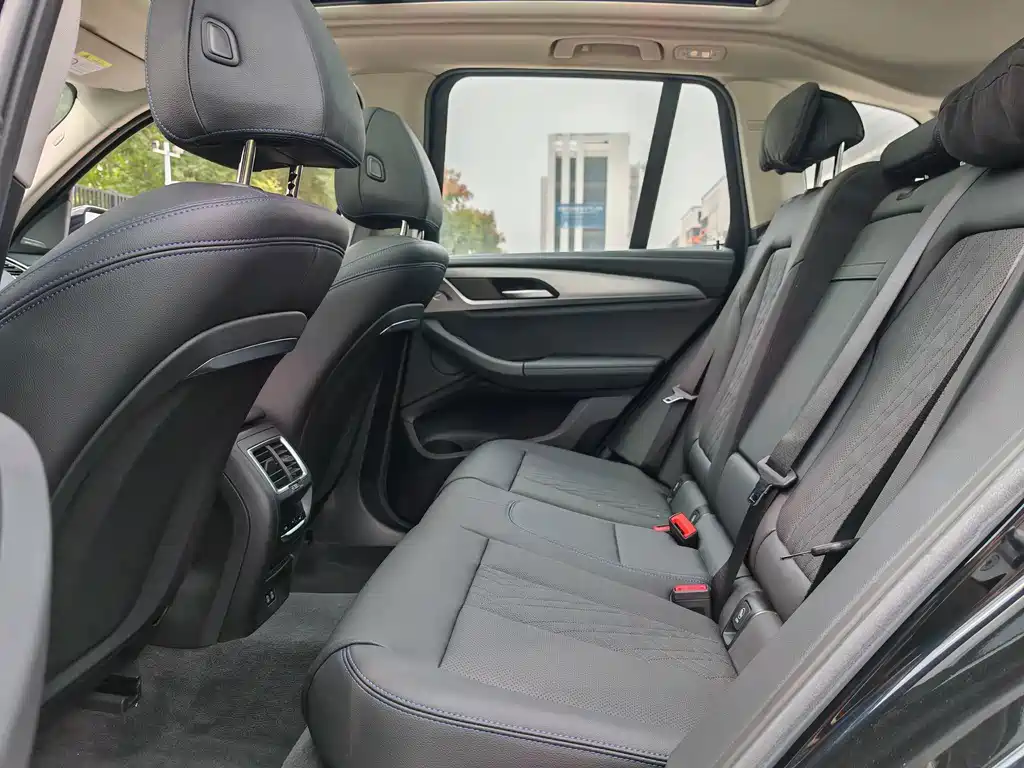 BMW iX3 — миниатюра 20