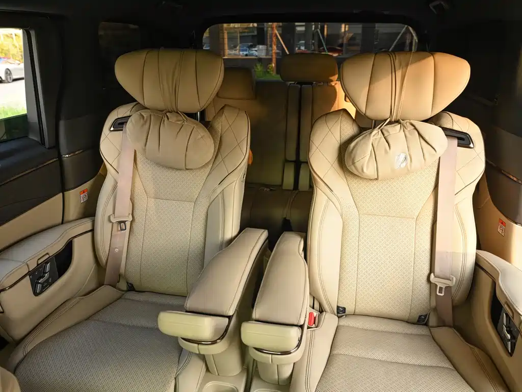 Toyota Alphard — миниатюра 23