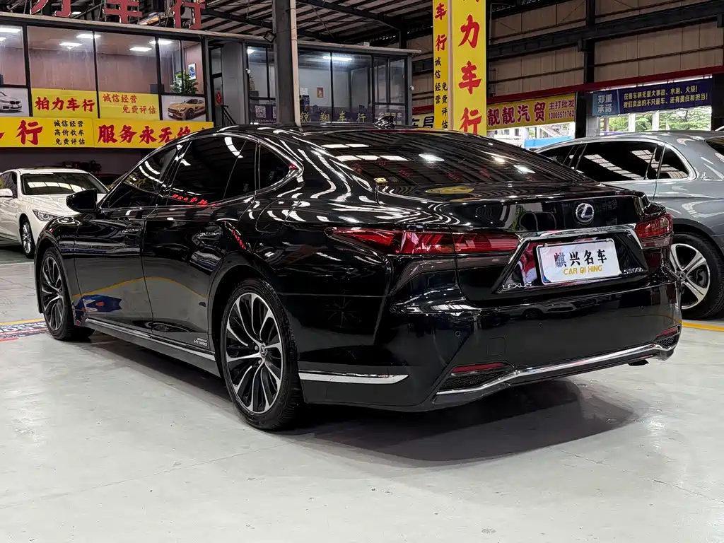 Lexus LS — миниатюра 4