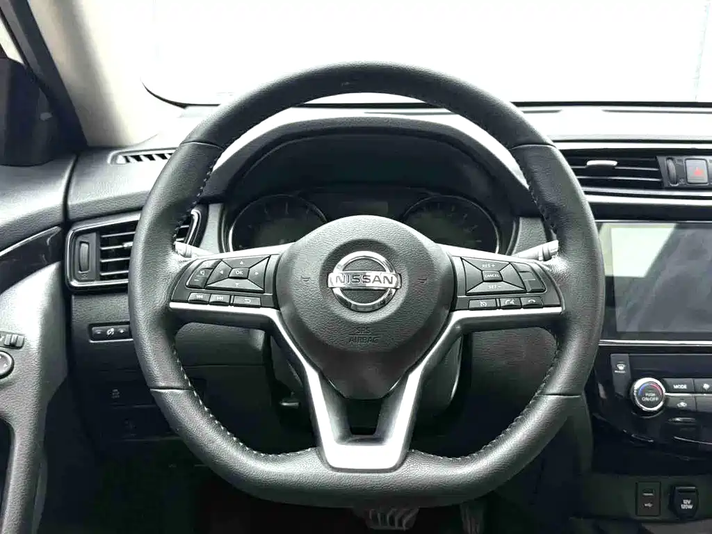 Nissan X-Trail — миниатюра 12