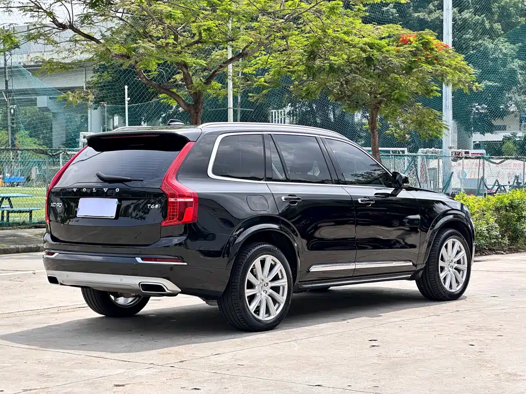 Volvo XC90 2018 T6 7 мест