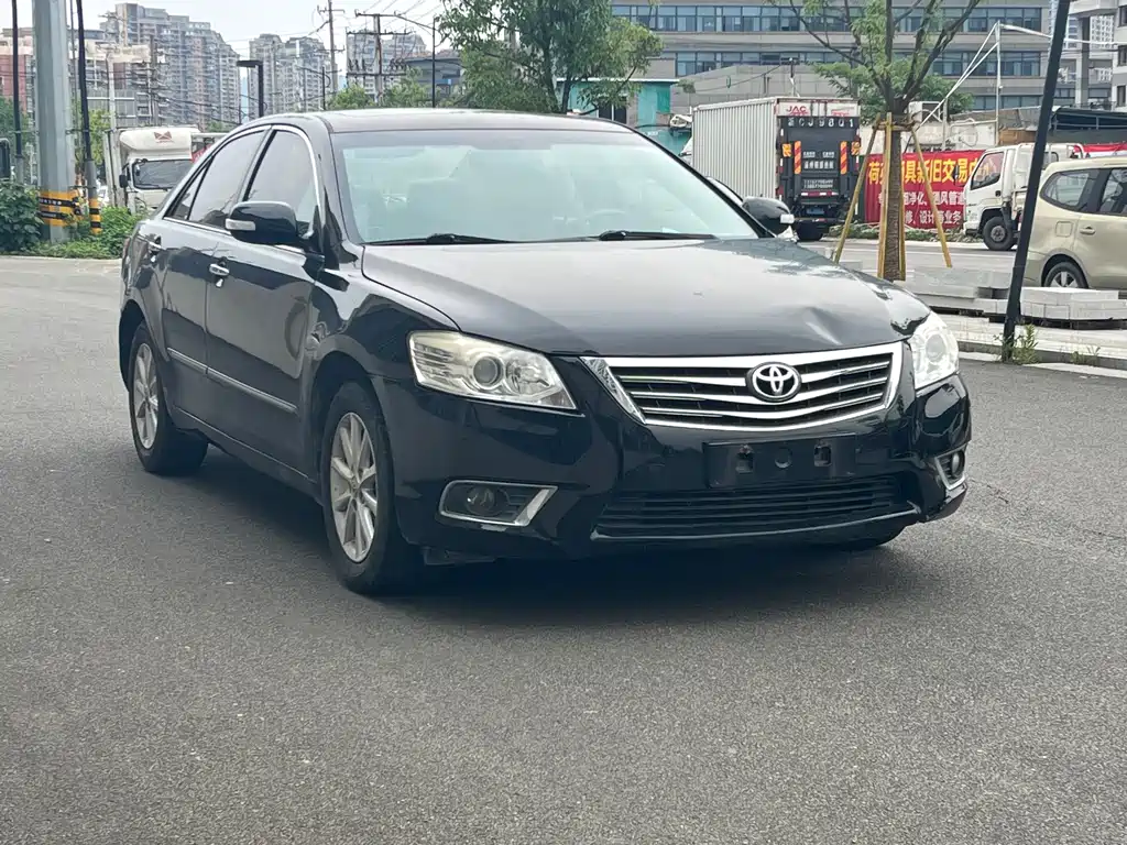 Toyota Camry — миниатюра 3