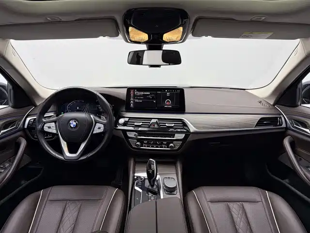 BMW 5 Series — миниатюра 12