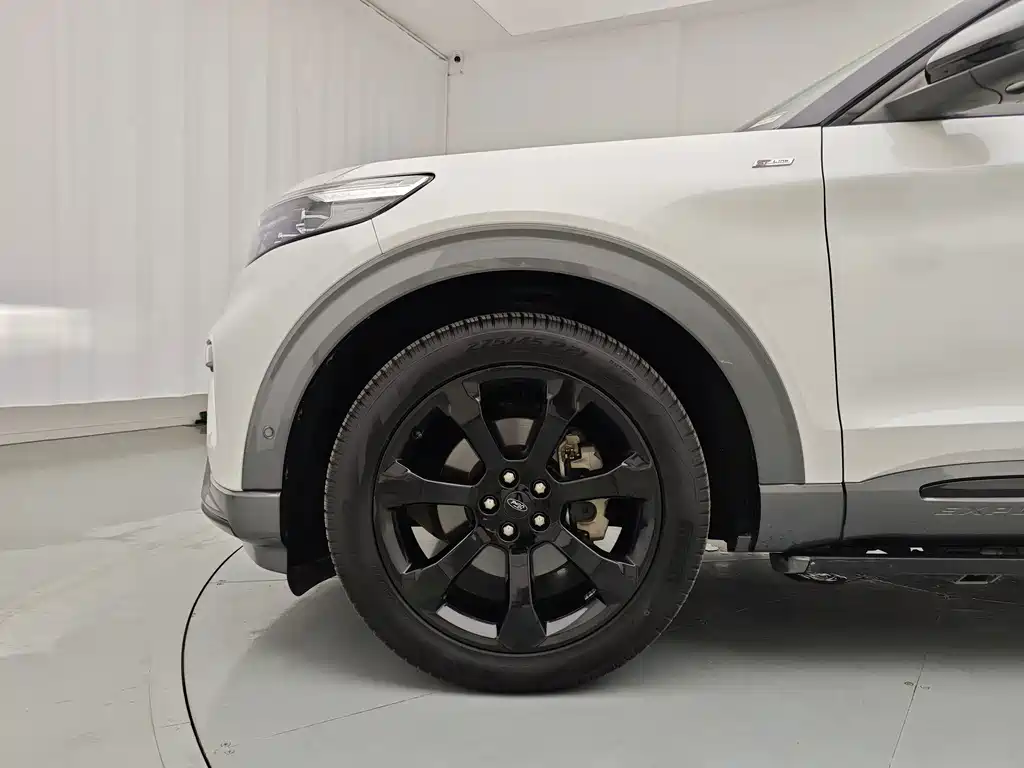 Ford Explorer — миниатюра 8