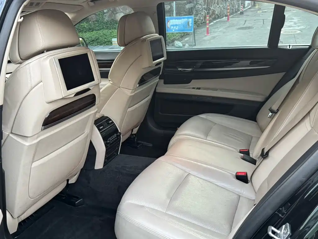 BMW 7 Series 7 2010 760Li
