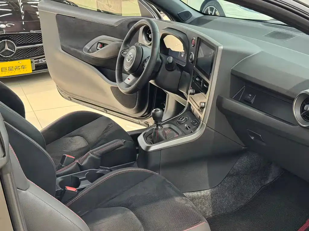 Toyota GR YARIS — миниатюра 6