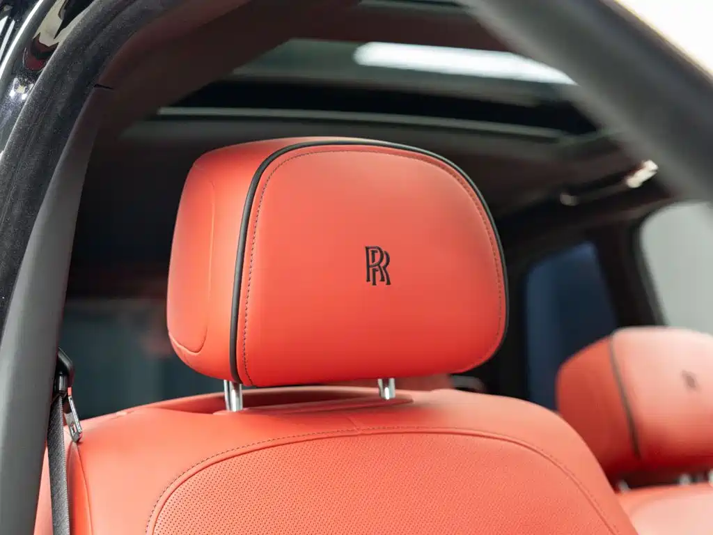 Rolls-Royce Cullinan — миниатюра 20
