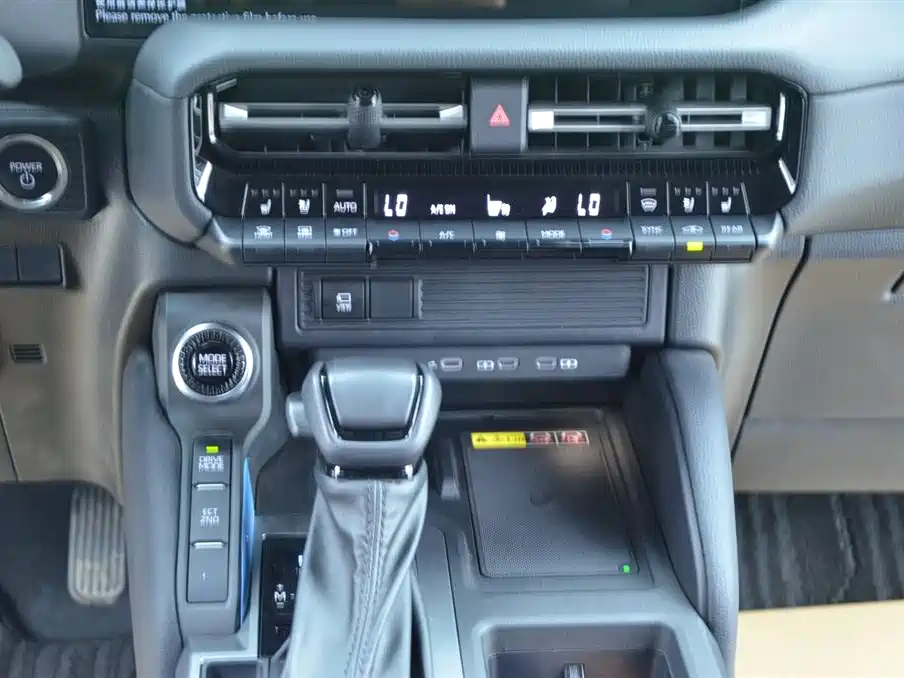 Toyota Land Cruiser Prado 2024 2.4T TX 5 мест