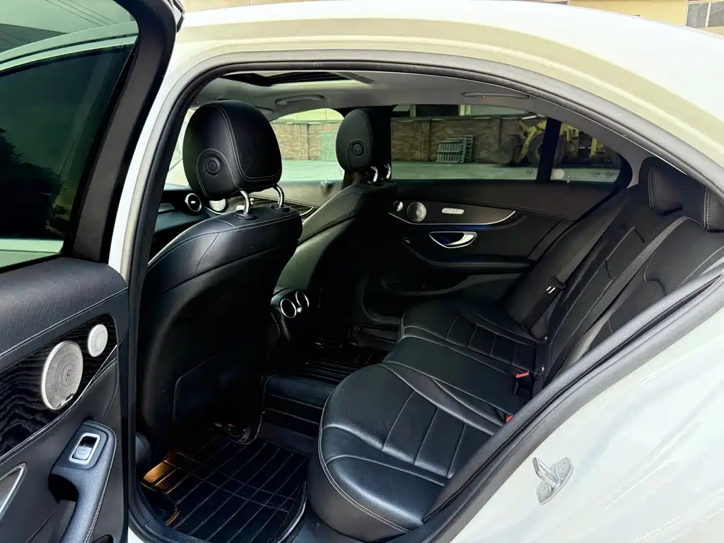 Mercedes-Benz C-Class — миниатюра 5