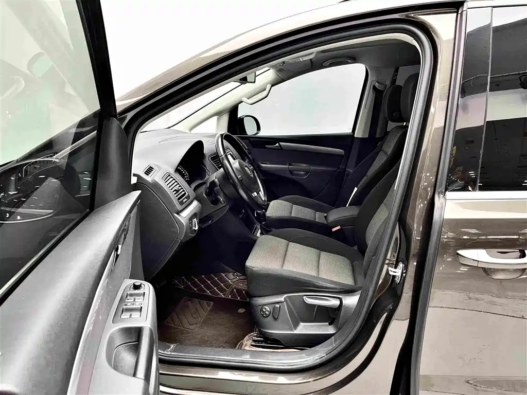 Volkswagen Sharan — миниатюра 9