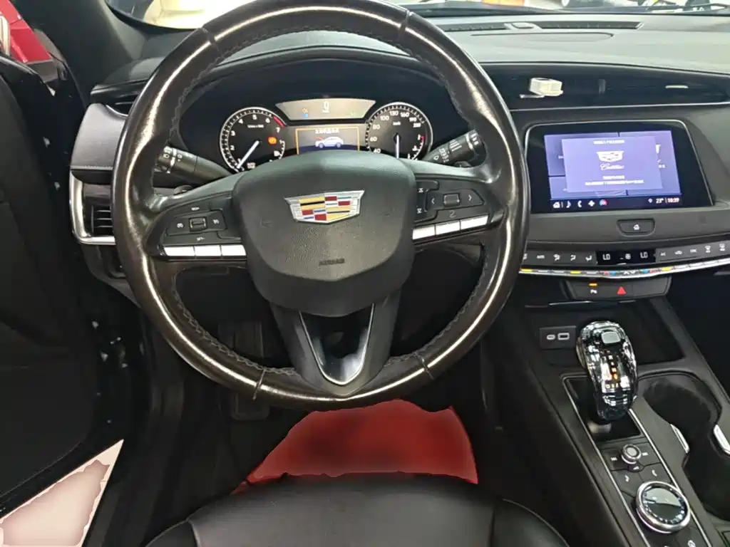 Cadillac XT4 — миниатюра 11