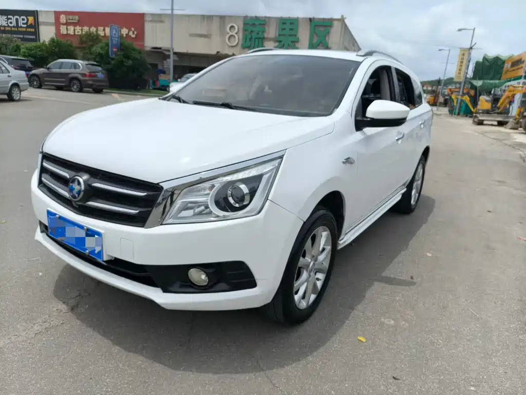 Venucia T70 2015