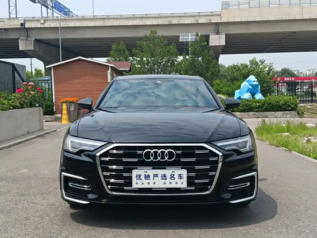 Audi A6L 2023 40 TFSI Luxury