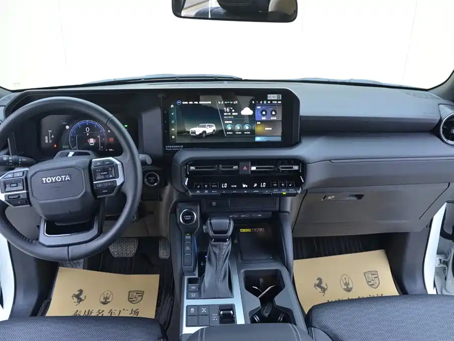 Toyota Land Cruiser Prado 2024 2.4T TX 5 мест