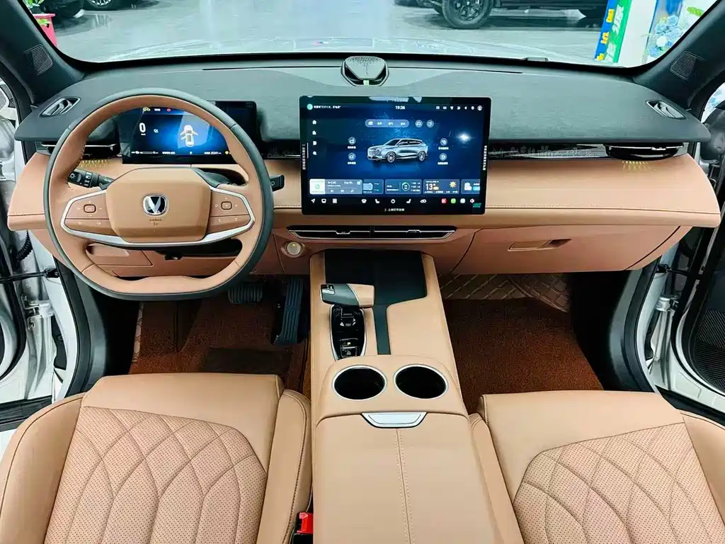 Changan UNI-Z New Energy — миниатюра 8