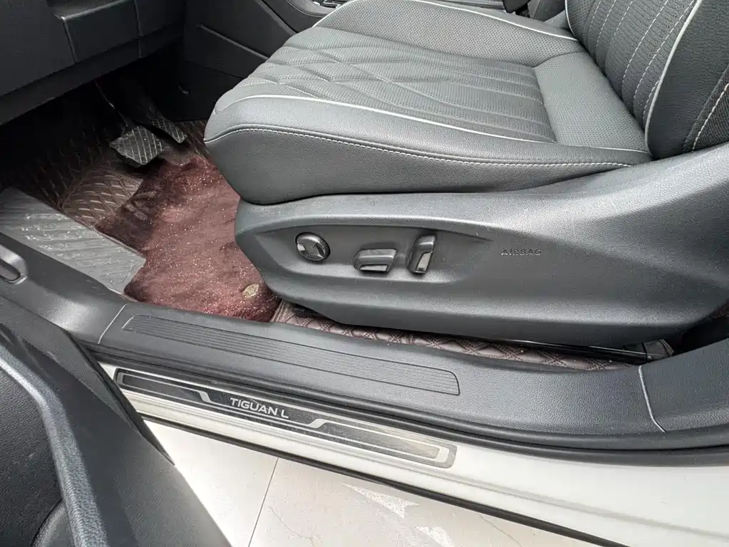 Volkswagen Tiguan L L 2022 330TSI AT
