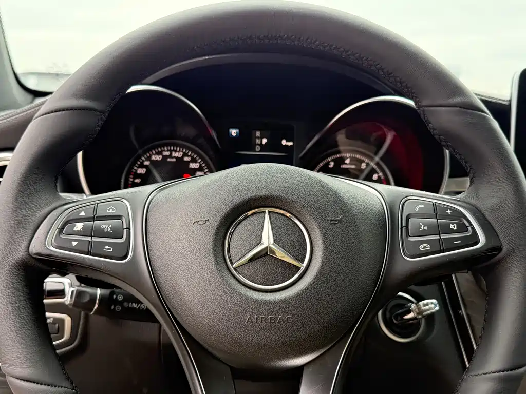 Mercedes-Benz GLC — миниатюра 15