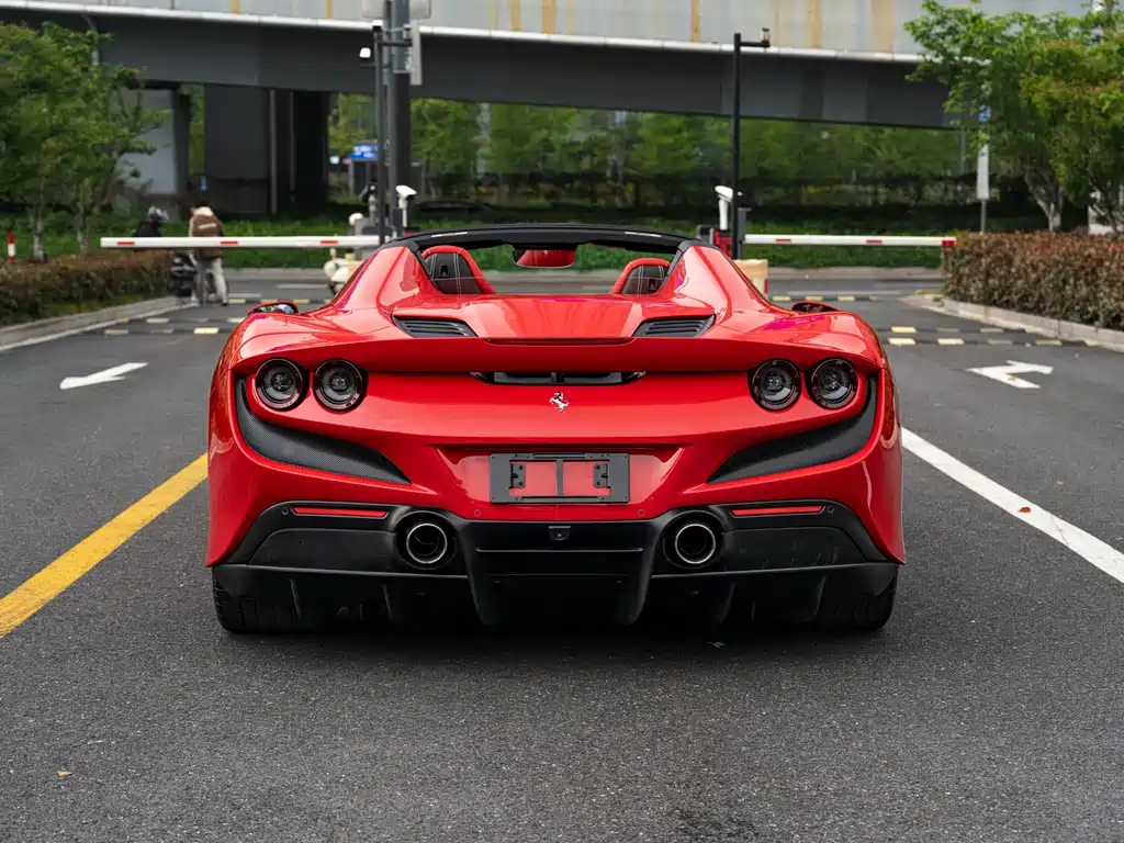 Ferrari F8 — миниатюра 11